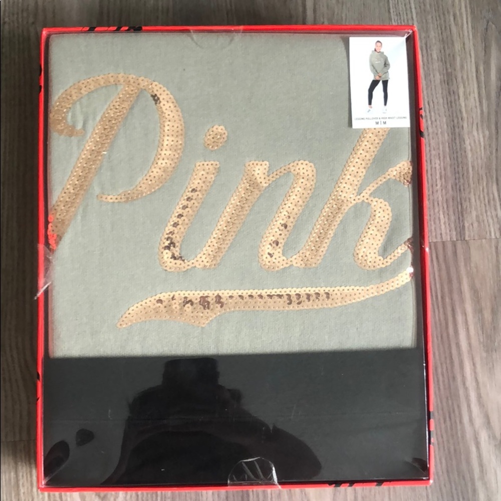VS Pink legging/sweatshirt gift set Size M